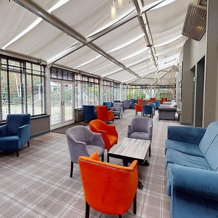 Village Hotel Chester St David'S Ewloe Esterno foto