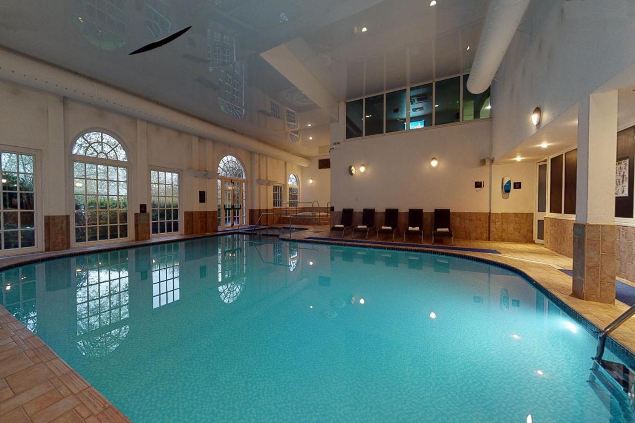 Village Hotel Chester St David'S Ewloe Esterno foto