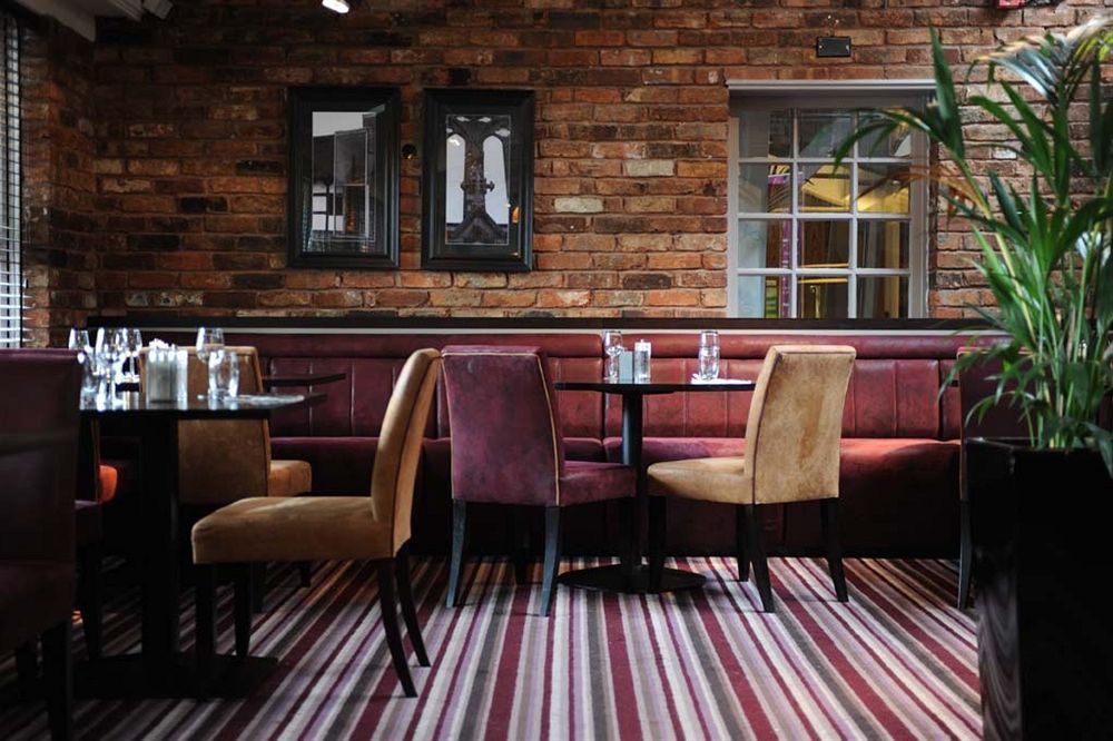 Village Hotel Chester St David'S Ewloe Esterno foto