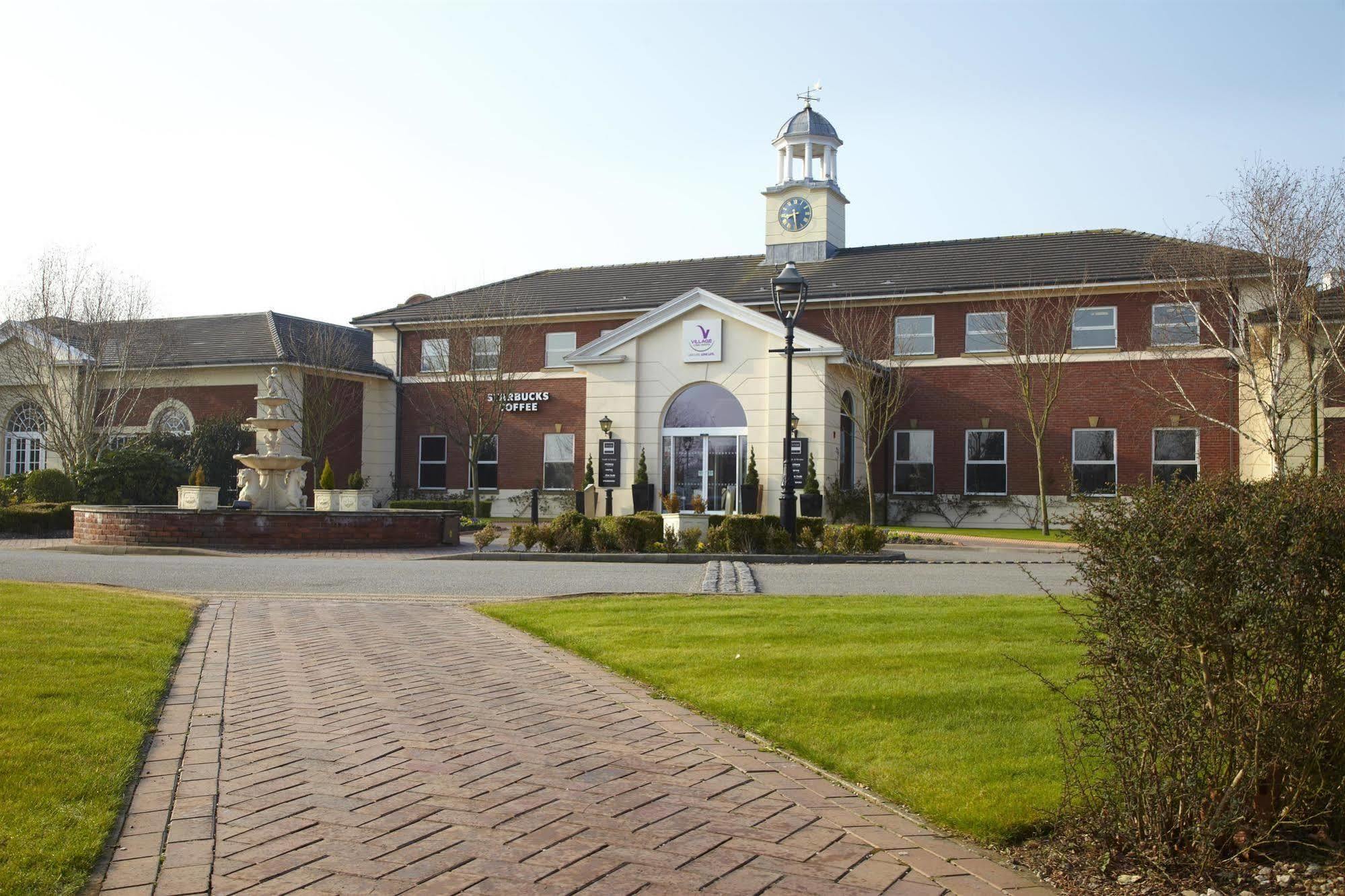 Village Hotel Chester St David'S Ewloe Esterno foto